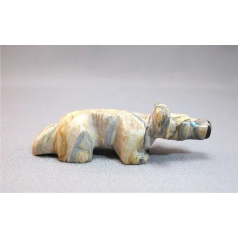 Zuni bear fetish carving Suzette Lementino